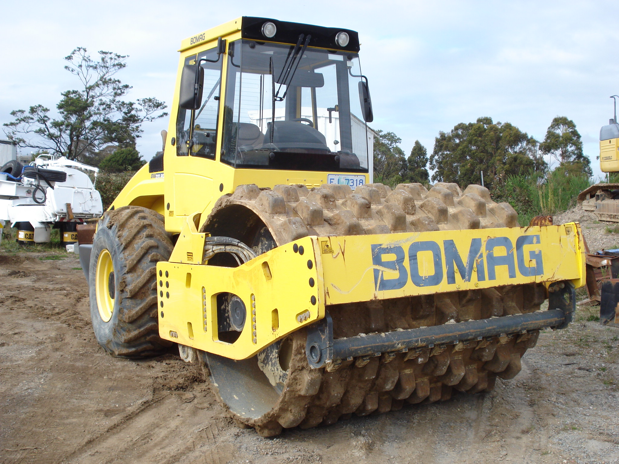 2006 Bomag BW211PD-4 pad foot roller